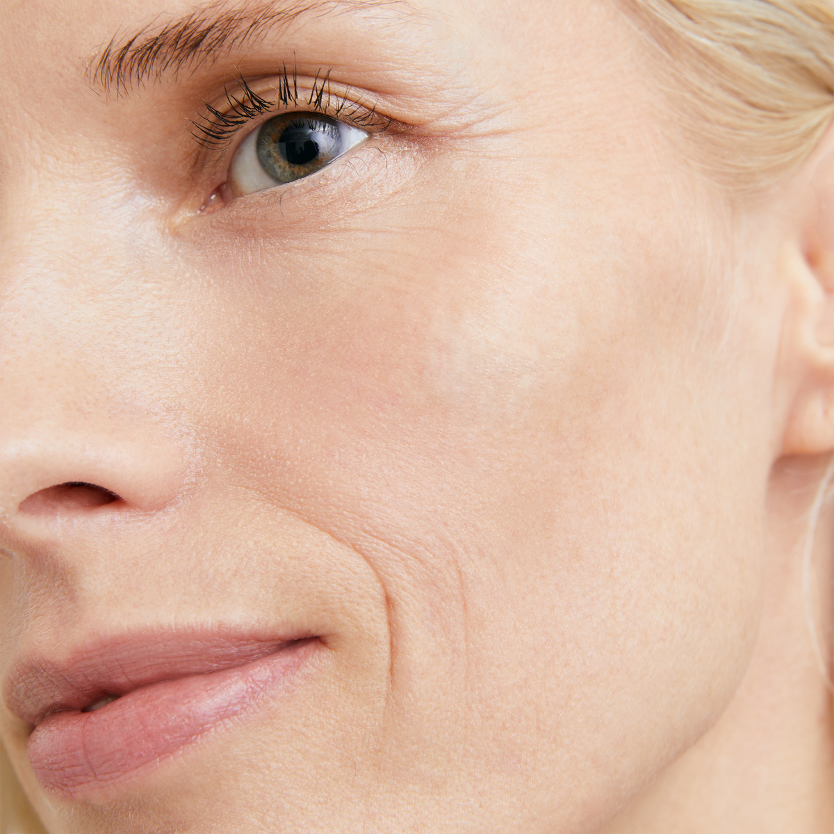 Eucerin Hyaluron Filler Eye SPF 15 is an antiwrinkle eye cream for all